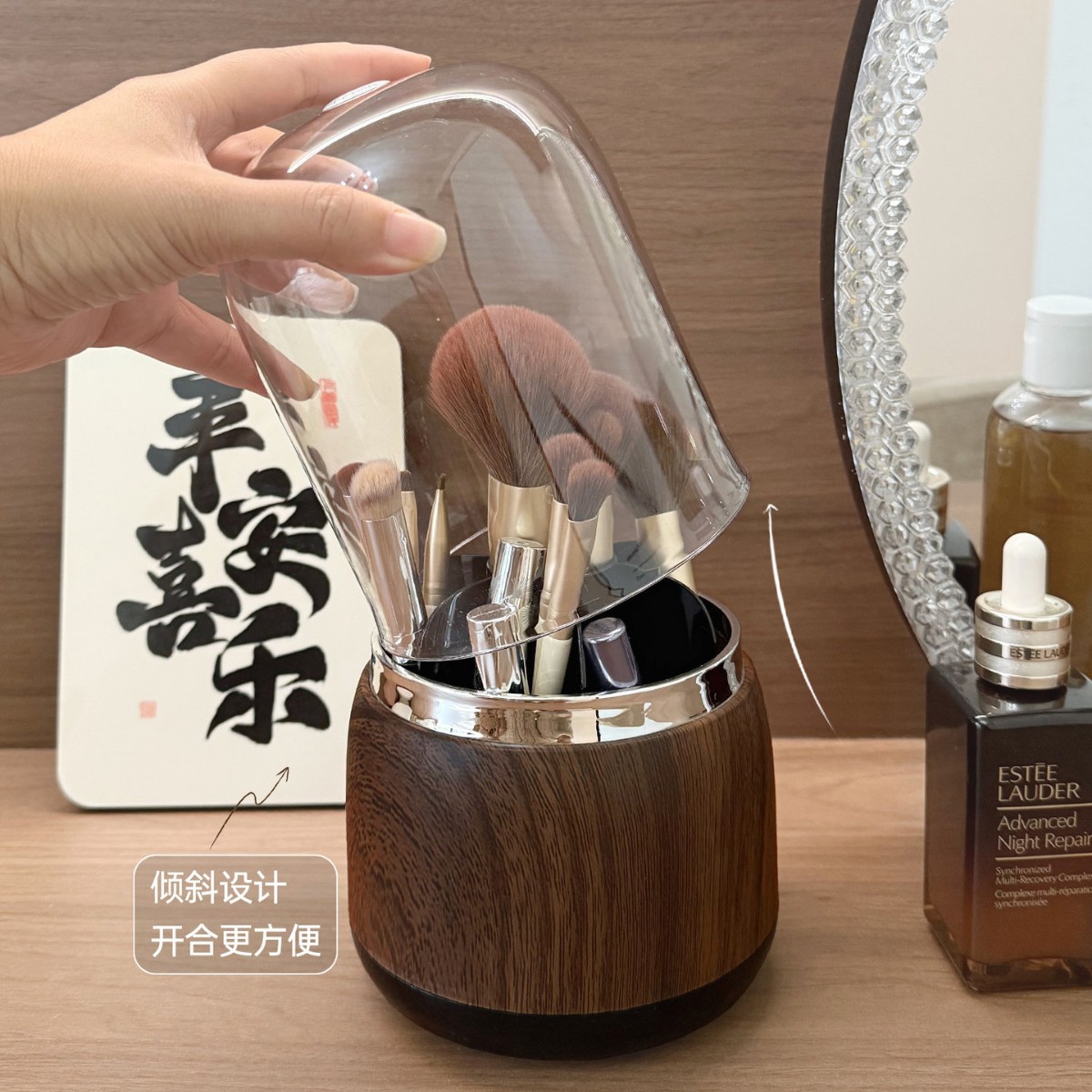 حامل فرش المكياج الفاخر، مناسب - مراجعة Luxury Skincare And Makeup Brands وسعره