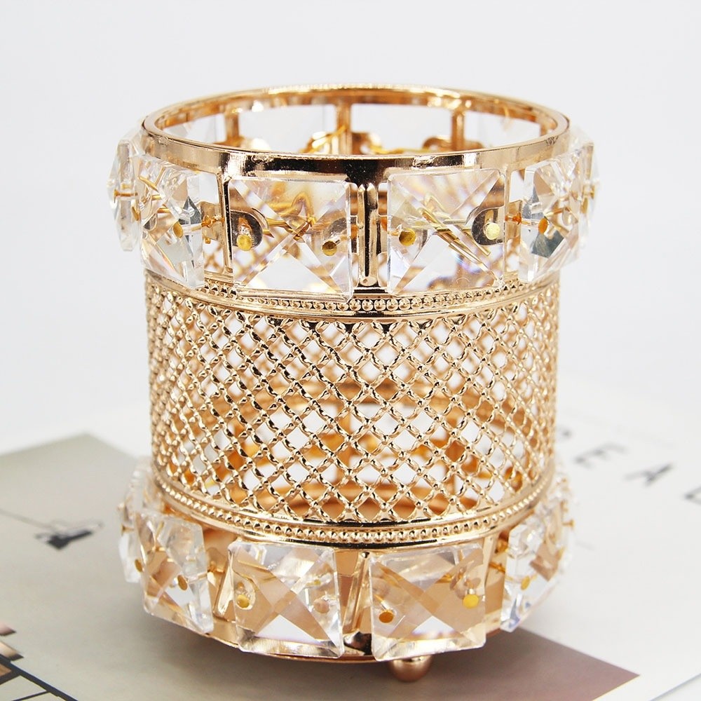 حامل فرش مكياج ذهبي، منظم فاخر - مراجعة Luxury Skincare And Makeup Brands وسعره